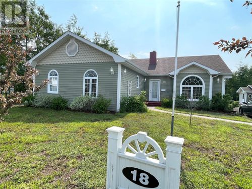18 Mulrooney Ave, Grand Falls Windsor, NL, A2B1E4 | Card Image
