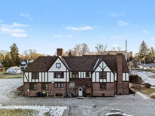 302 Tuscola Road, Bay City, MI, 48708 | Card Image