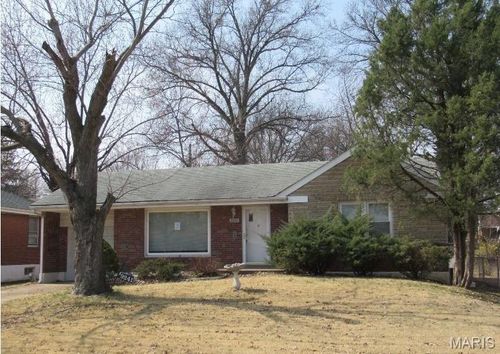 9241 Halbrook Dr, Saint Louis, MO, 63137-1708 | Card Image