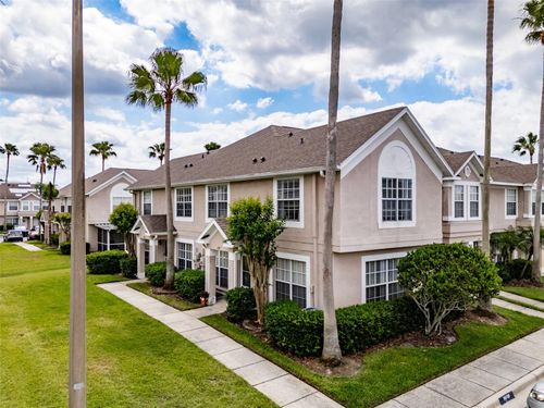 724 Kensington Lake Cir, BRANDON, FL, 33511-3870 | Card Image