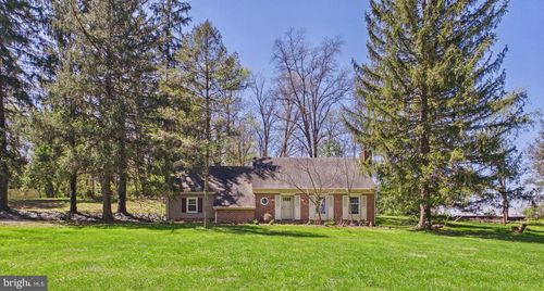 372 Burnt House Rd, CARLISLE, PA, 17015-7643 | Card Image