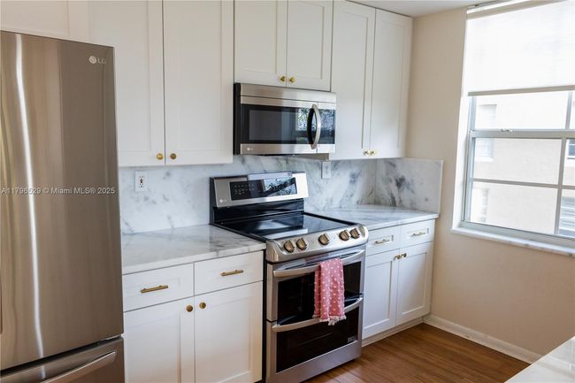 APT-3302 - 520 Se 5 Th Ave, Condo with 3 bedrooms, 2 bathrooms and null parking in Fort Lauderdale FL | Image 14