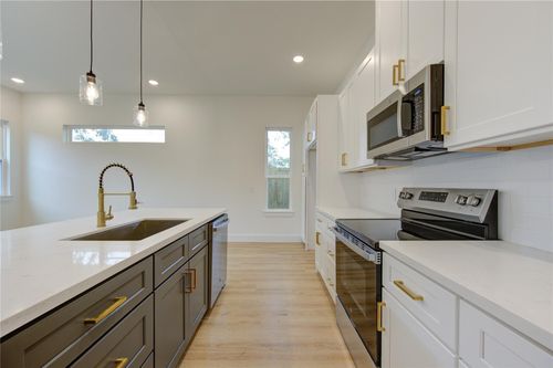 b-4029 Knoxville St, Houston, TX, 77051-2447 | Card Image