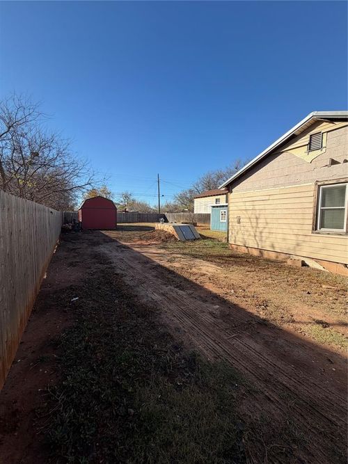 715 N Jackson St, Altus, OK, 73521-3439 | Card Image