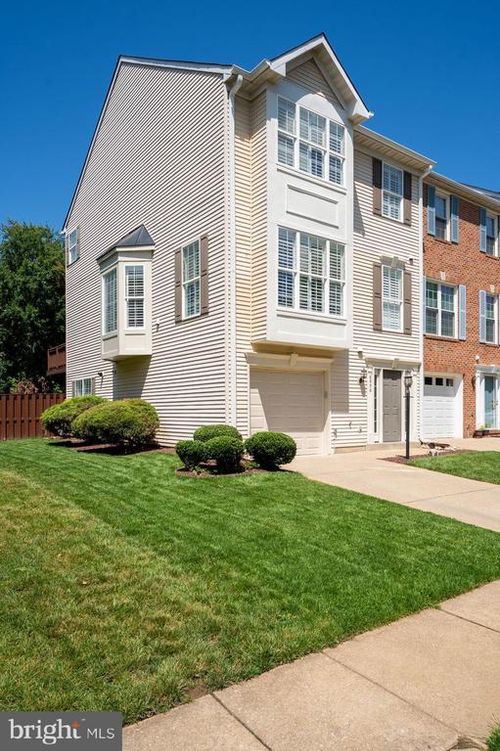 6536 Kelsey Point Cir, ALEXANDRIA, VA, 22315-5526 | Card Image