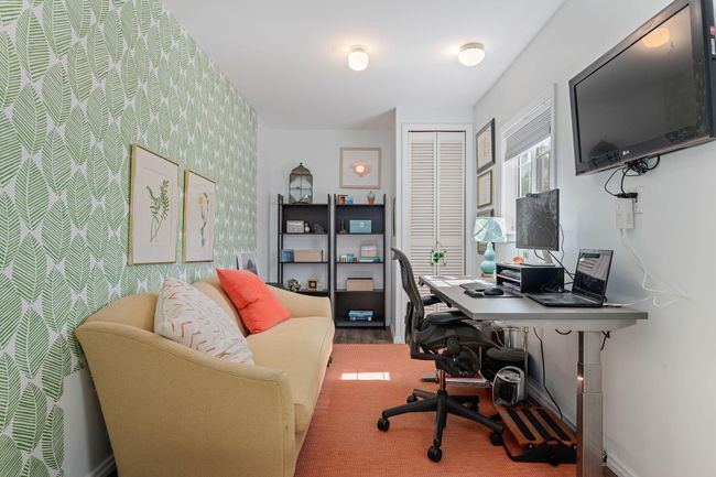 Office off garage | Image 17