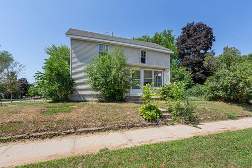 2306 4th St, Eau Claire, WI, 54703-2919 | Card Image