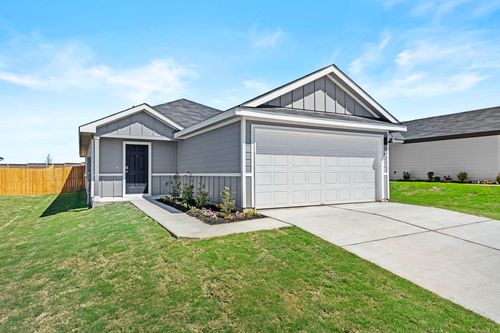 401 Wild Goose Dr, Luling, TX, 78648-1545 | Card Image