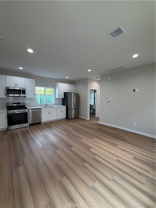 34-7330 Riverton Ave, Sun Valley, CA, 91352-5122 | Card Image