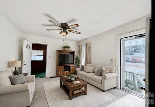 103 Magnolia Ave, Great Falls, SC, 29055-1117 | Card Image