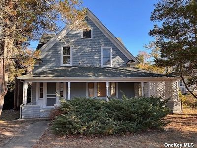 21 Bay Avenue, House other with 4 bedrooms, 2 bathrooms and null parking in East Quogue NY | Image 1