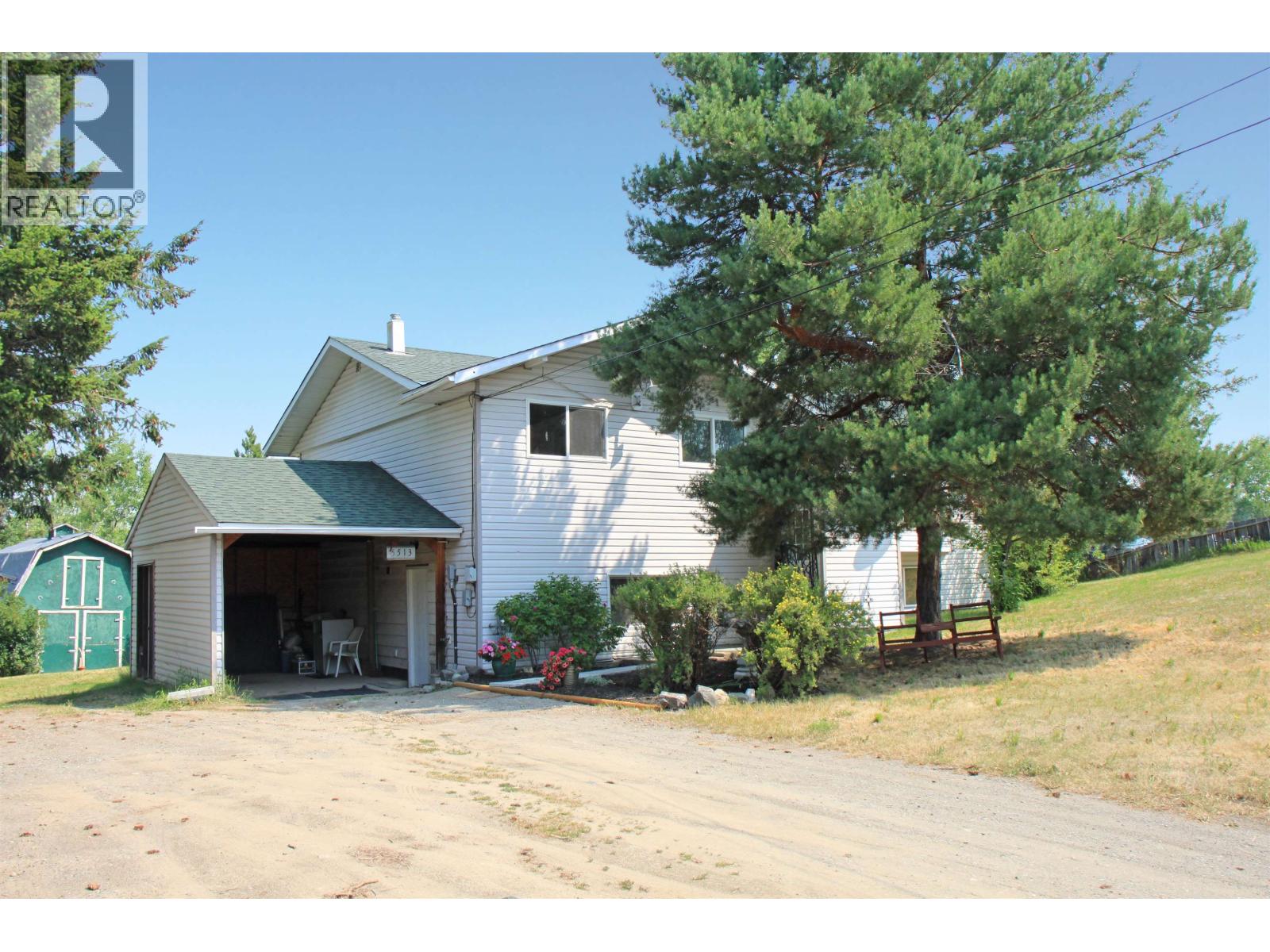 Residential in 103 Mile House 3
