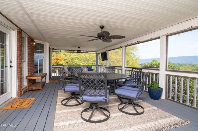 136 Landon Dr, House other with 3 bedrooms, 3 bathrooms and null parking in Mount Carmel TN | Image 51
