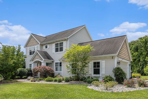 8608 52nd St Se, Ada, MI, 49301-9231 | Card Image