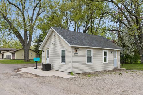 16217 Gleason Lake Rd, Wayzata, MN, 55391-1307 | Card Image