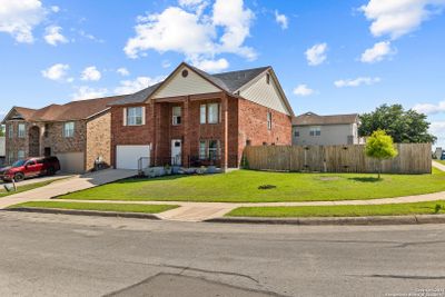 112 Springtree Field, House other with 4 bedrooms, 2 bathrooms and null parking in Cibolo TX | Image 3