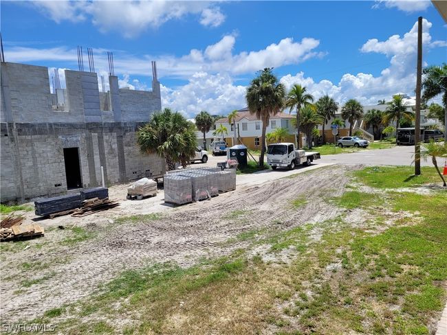 View of yard | Image 8