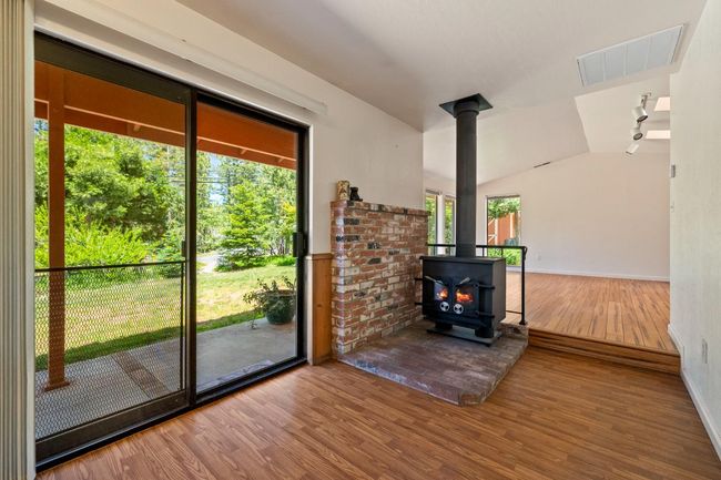 24315 Sugar Pine Rd, House other with 3 bedrooms, 3 bathrooms and 2 parking in Twain Harte CA | Image 10
