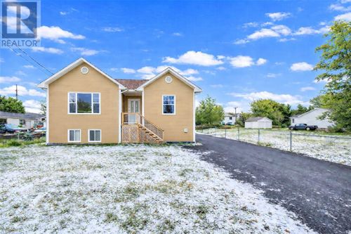 37 White'S Rd, Carbonear, NL, A1Y1A4 | Card Image
