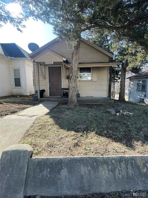 2209 Hope St, Hannibal, MO, 63401-3828 | Card Image