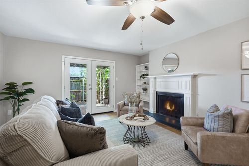 8-1401 Forest Edge Dr, Arlington, TX, 76013-1058 | Card Image