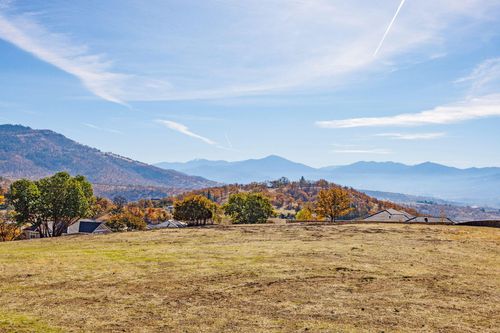 5637 Springview Ct, Medford, OR, 97504-9540 | Card Image