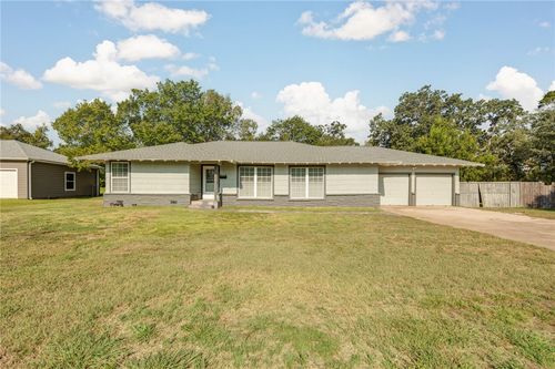 1004 Edgewood Dr, Bryan, TX, 77802-3717 | Card Image