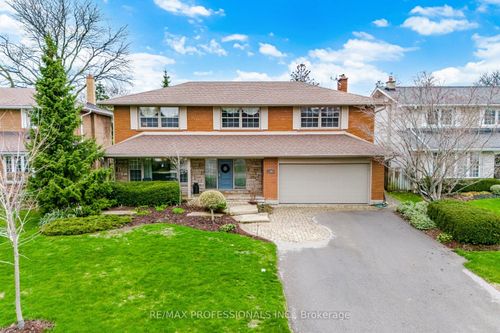 16 Cherry Post Cres, Etobicoke, ON, M9C2K1 | Card Image