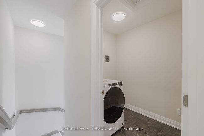 31 Allister Dr, House other with 3 bedrooms, 3 bathrooms and 4 parking in Middlesex Centre ON | Image 18
