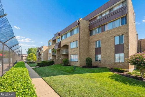 204-412 Girard St, GAITHERSBURG, MD, 20877-3327 | Card Image