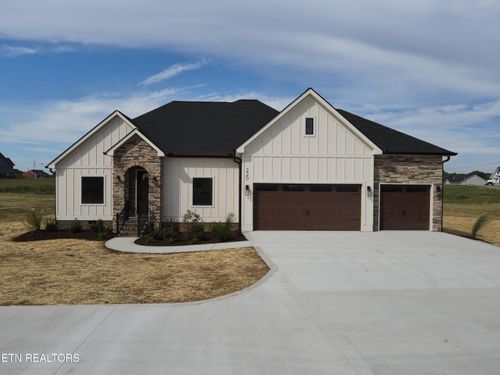 220 Cattlemans Dr, Sparta, TN, 38583-3390 | Card Image