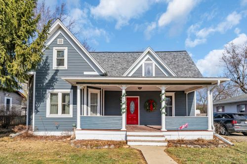 550 Gifford St, Genoa City, WI, 53128-2143 | Card Image