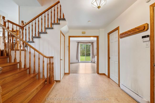 20351 Pineview Cres, House other with 3 bedrooms, 3 bathrooms and 4 parking in Alexandria ON | Image 5