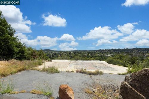 3098 Oakwood Rd, Cameron Park, CA, 95682-9042 | Card Image