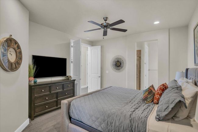 24-Privacy Door, 3/4 Bathroom | Image 22