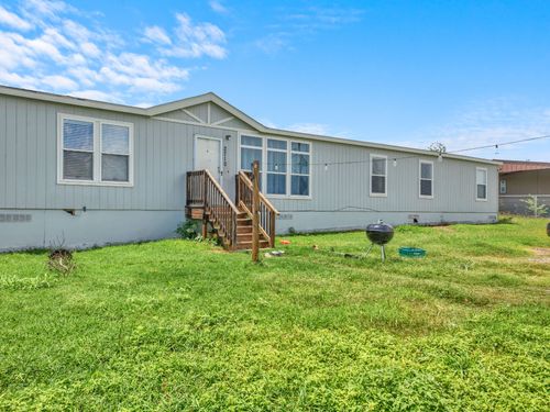 271 Alma Ln, Niederwald, TX, 78640-2525 | Card Image