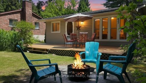 407 Third Ave N, Sauble Beach, ON, N0H2G0 | Card Image
