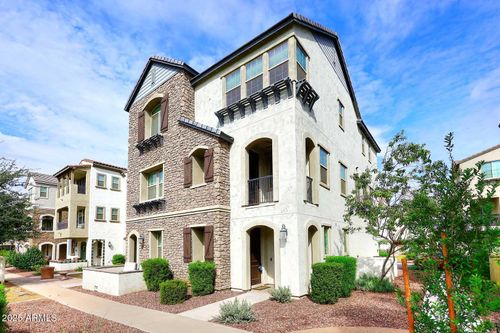 1679 E Hampton Ln, Gilbert, AZ, 85295-6058 | Card Image