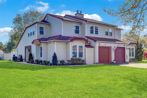19 Delaware Ct, Coram, NY, 11727-1659 | Card Image