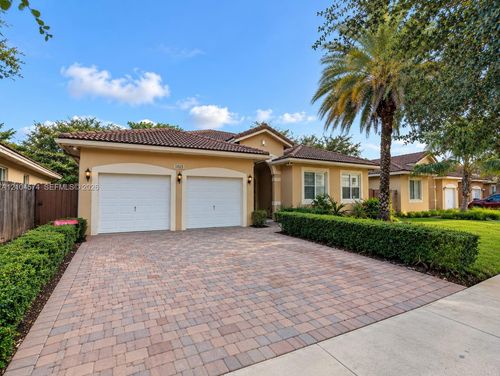 1025 Ne 16th Ave, Homestead, FL, 33033 | Card Image