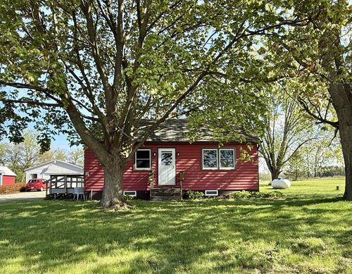 8403 E State Road 67, Clinton, WI, 53525-8331 | Card Image