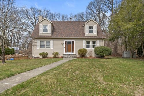 65 Traymore St, Cranston, RI, 02920-4370 | Card Image