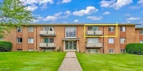 apt-b4-21841 River Oaks Dr, Rocky River, OH, 44116-3131 | Card Image