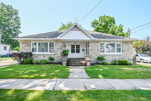 732-734 Steele St, Port Colborne, ON, L3K4Z2 | Card Image