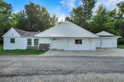 7655 Walnut Dr, Chippewa Lake, OH, 44215-9428 | Card Image
