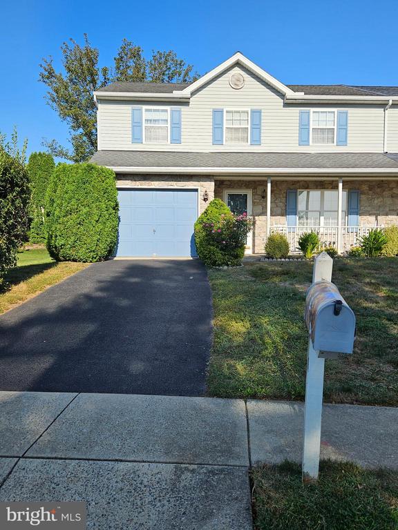 Whitford Dr, Reading, PA 19605