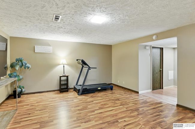 5604 S 92 Nd Plz, Townhouse with 3 bedrooms, 3 bathrooms and 2 parking in Omaha NE | Image 32