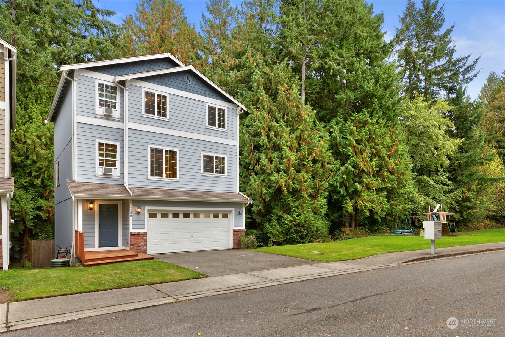 Berkeley Pl, Bremerton, WA 98311