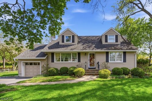 217 Jeffer St, Ridgewood, NJ, 07450-2804 | Card Image