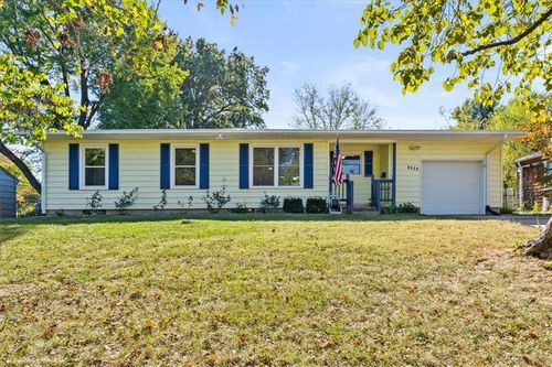 9520 Grandview St, Overland Park, KS, 66212-5045 | Card Image